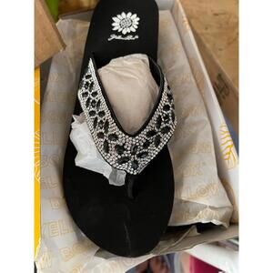 Yellow Box Stefani Flip Flops Floral Starburst Rhinestone Sparkle Sandals 9.5